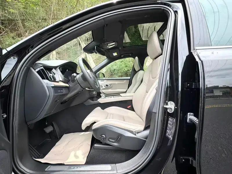 Volvo XC90 PHEV 2025 Facelift E-Drive Hybrid T8 Long Range Premium Luxury Edition 7-Seater — миниатюра 14