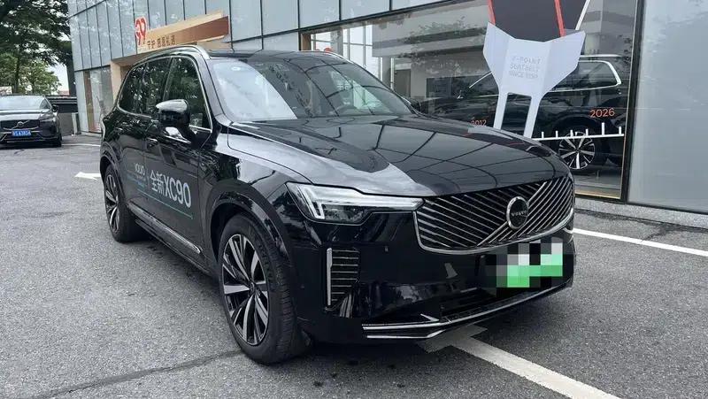 Volvo XC90 PHEV 2025 E-Drive Hybrid T8 Long Range Premium Luxury Edition 7-Seater — миниатюра 3