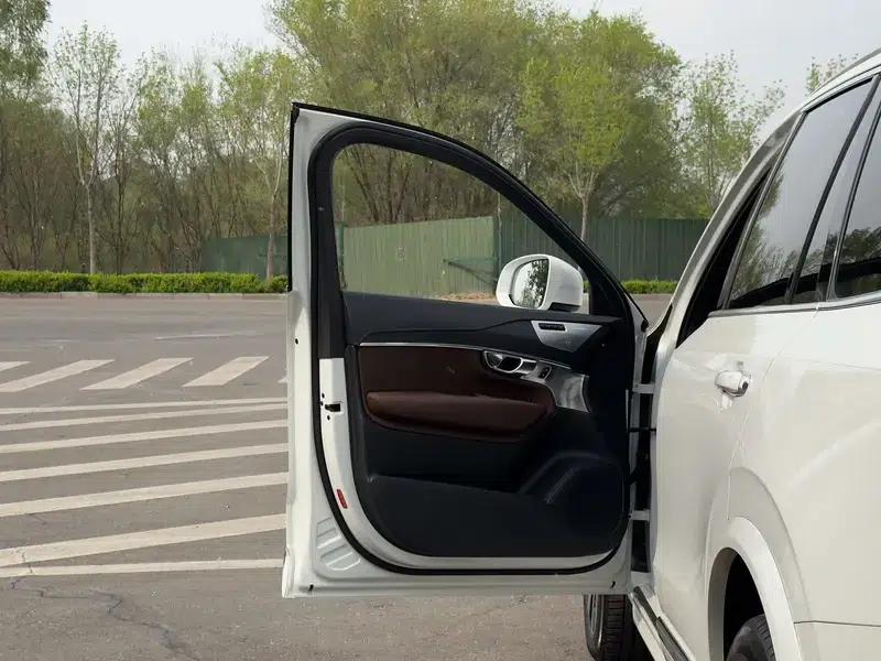 Volvo XC90 PHEV 2022 E-Drive Hybrid T8 Inscription Luxury Edition 7-seater — миниатюра 19