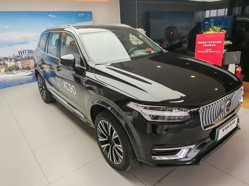 Volvo XC90 PHEV 2025 E-Drive Hybrid T8 Long Range Premium Luxury Edition 7-Seater — миниатюра 15