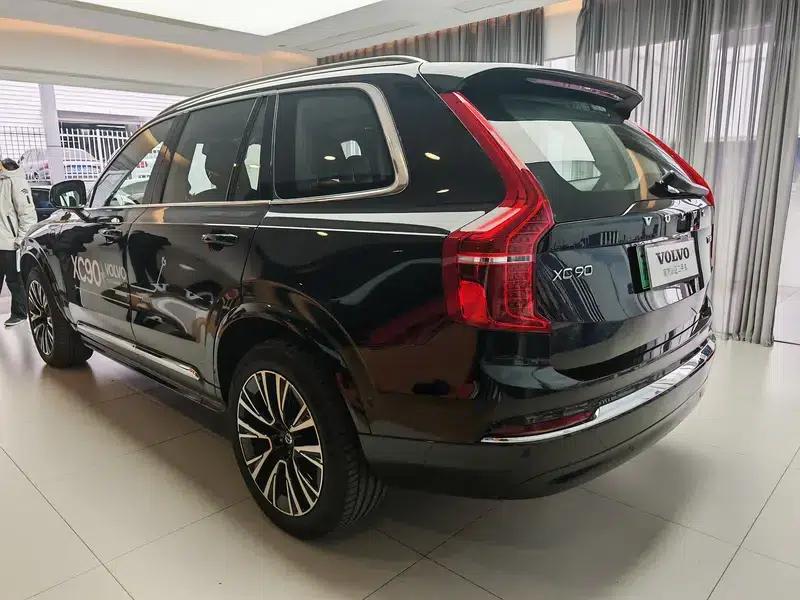 Volvo XC90 PHEV 2025 E-Drive Hybrid T8 Long Range Premium Luxury Edition 7-Seater — миниатюра 4
