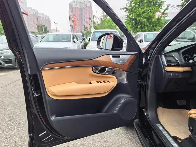 2017 Volvo XC90 PHEV E-Drive Hybrid T8 Inscription 7-Seater — миниатюра 18