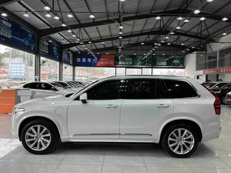 2018 Volvo XC90 PHEV E-Drive Hybrid T8 Inscription 7-Seater — миниатюра 4