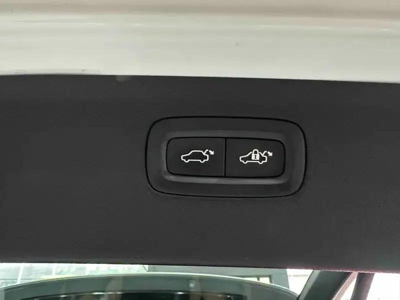 2018 Volvo XC90 PHEV E-Drive Hybrid T8 Inscription 7-Seater — миниатюра 10