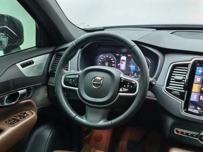 2022 Volvo XC90 PHEV Facelift E-Drive Hybrid T8 Inscription Luxury Edition 7-Seater — миниатюра 11