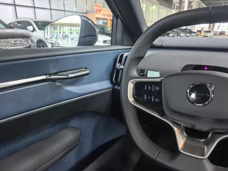 Volvo EX30 2025 Rear-Wheel Drive Long Range Plus — миниатюра 9