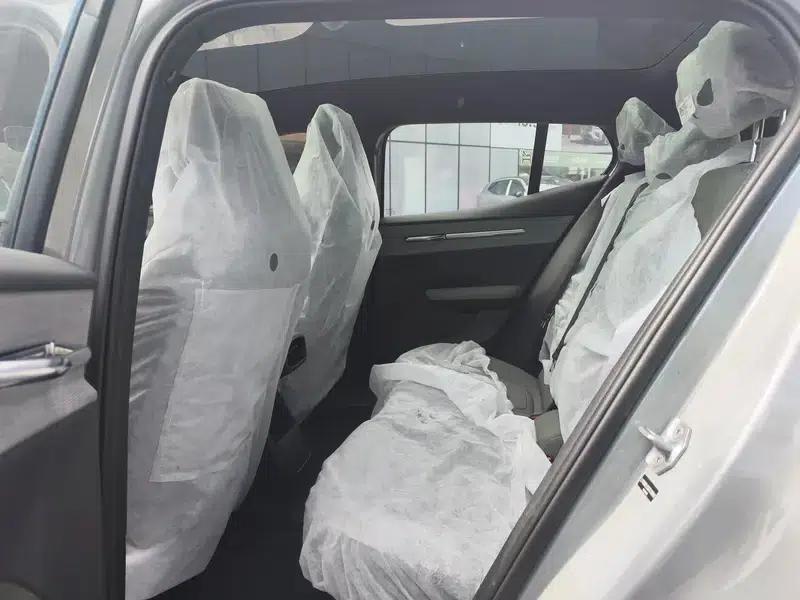Volvo EX30 2025 Rear-Wheel Drive Long Range Plus — миниатюра 16