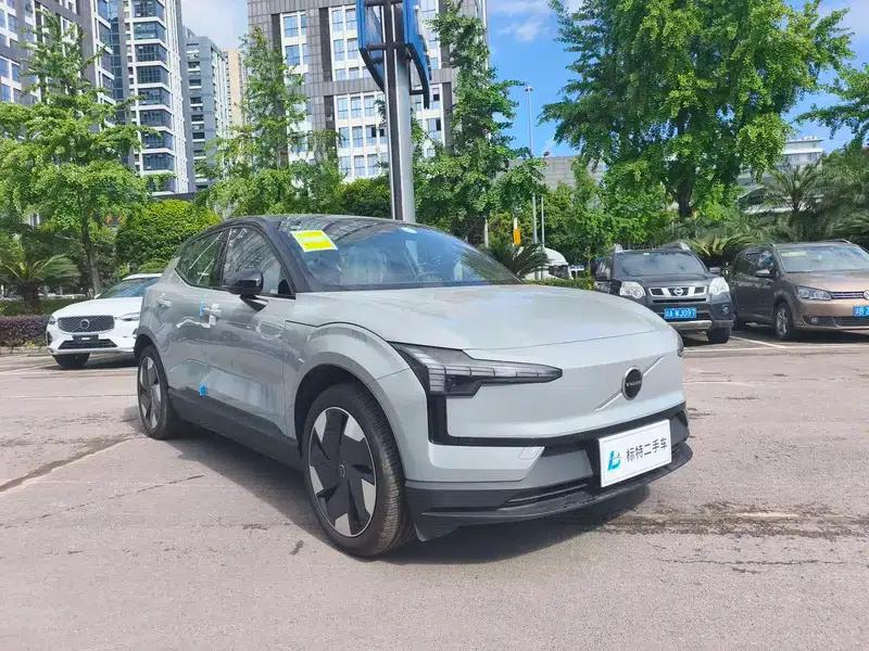 Volvo EX30 2025 Rear-Wheel Drive Long Range Plus — миниатюра 3