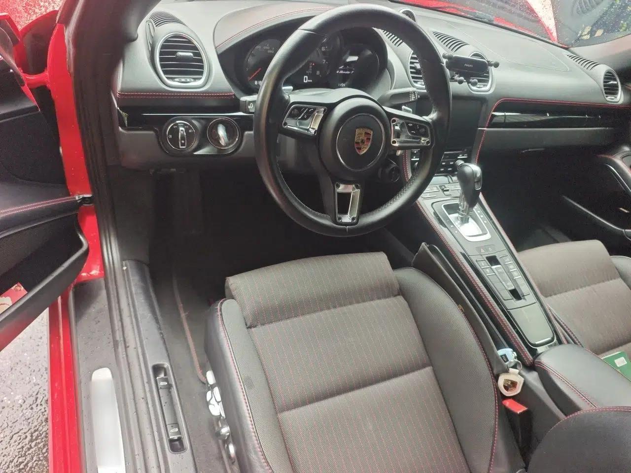 Porsche 718 2019 Boxster T 2.0T — миниатюра 9