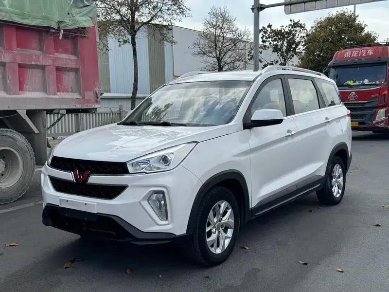 Wuling Hongguang S3 2018 1.5L Manual Deluxe Edition (National V Emission Standard) — миниатюра 1