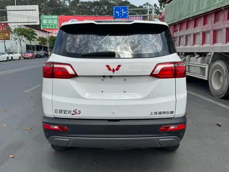 Wuling Hongguang S3 2018 1.5L Manual Deluxe Edition (National V Emission Standard) — миниатюра 5