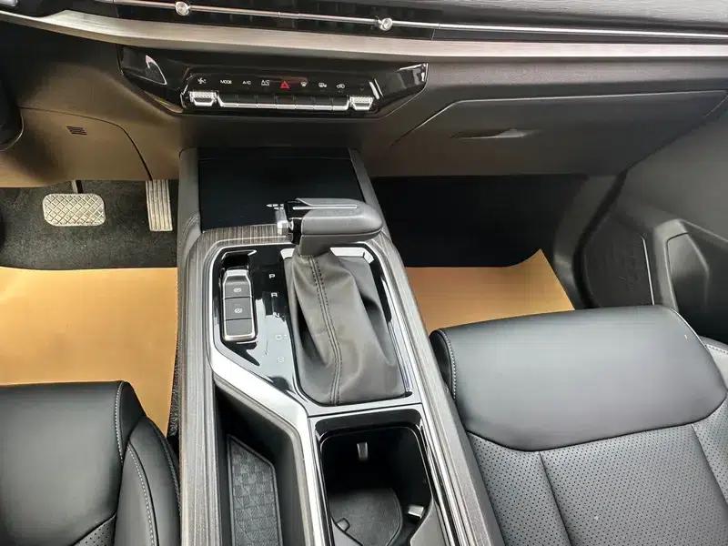 Wuling Jiachen 2022 1.5T CVT Smart Luxury Edition — миниатюра 11