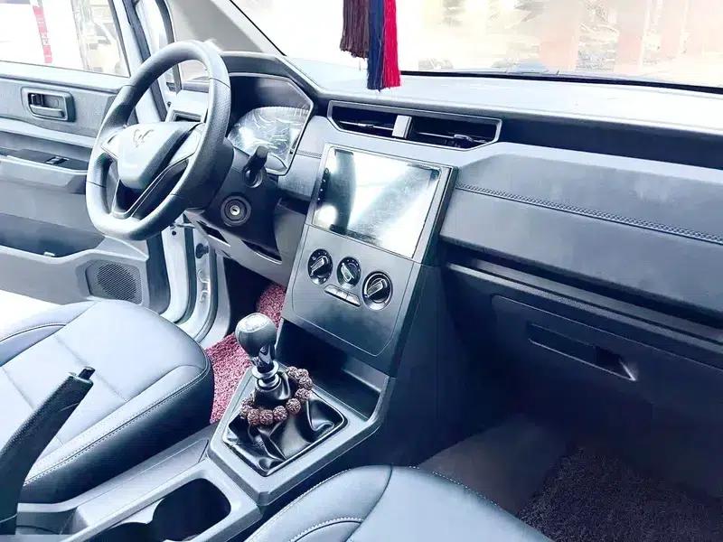 Wuling Hongguang PLUS 2020 1.5L Manual Standard 8-Seater — миниатюра 7