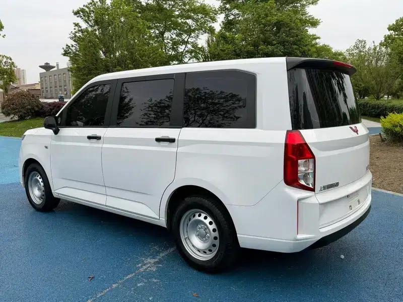 Wuling Hongguang PLUS 2019 1.5T Manual Standard 5-Seater — миниатюра 4