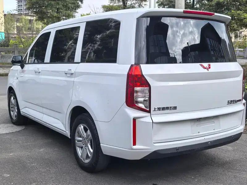 Wuling Hongguang PLUS 2019 1.5T Manual Comfort 7-Seater — миниатюра 4