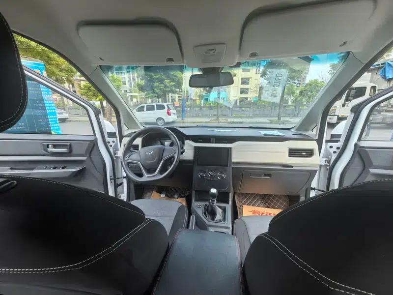 Wuling Hongguang PLUS 2019 1.5T Manual Comfort 7-Seater — миниатюра 10