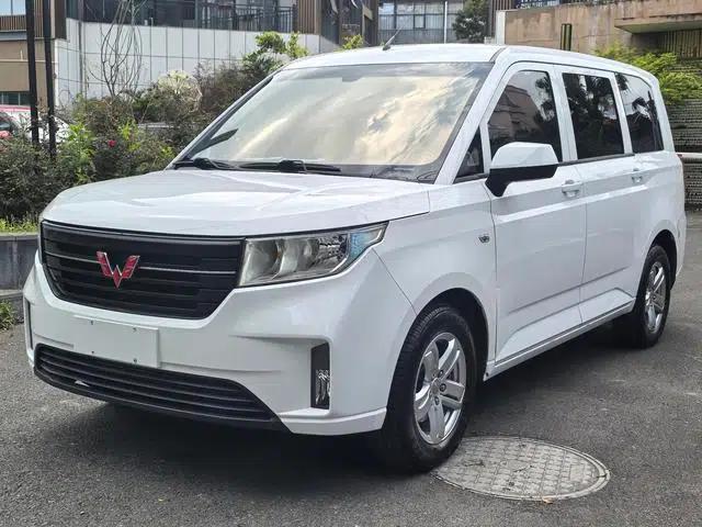Wuling Hongguang PLUS 2019 1.5T Manual Comfort 7-Seater