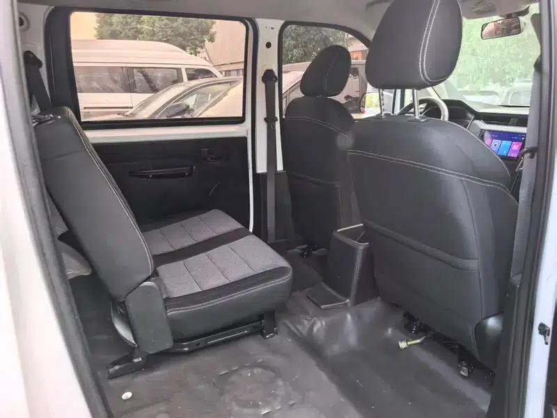 Wuling Hongguang PLUS 2020 1.5L Manual Comfort 7-Seater — миниатюра 12