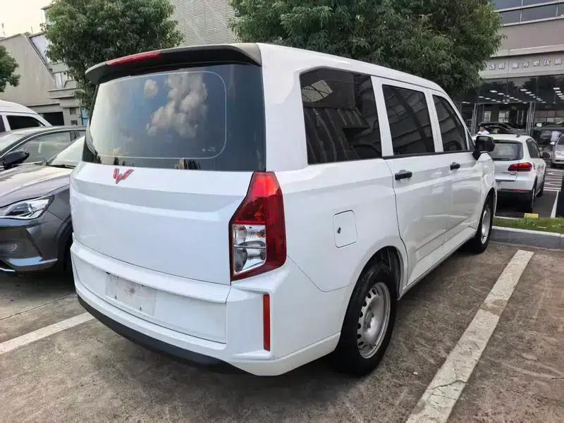 Wuling Hongguang PLUS 2020 1.5L Manual Comfort 7-Seater — миниатюра 5