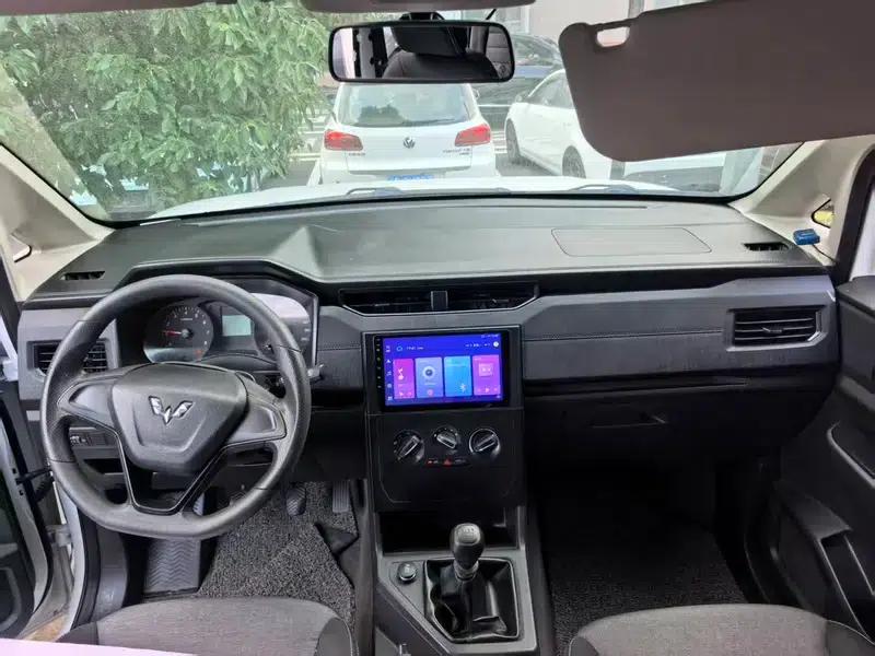 Wuling Hongguang PLUS 2020 1.5L Manual Comfort 7-Seater — миниатюра 7