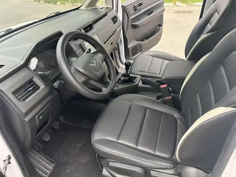 Wuling Hongguang PLUS 2019 1.5T Manual Rich Edition 2-seater — миниатюра 8