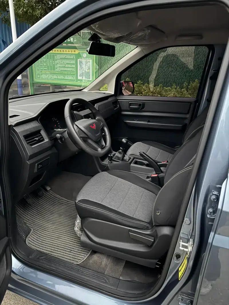 Wuling Hongguang PLUS 2020 1.5L Manual Standard 7-Seater — миниатюра 6
