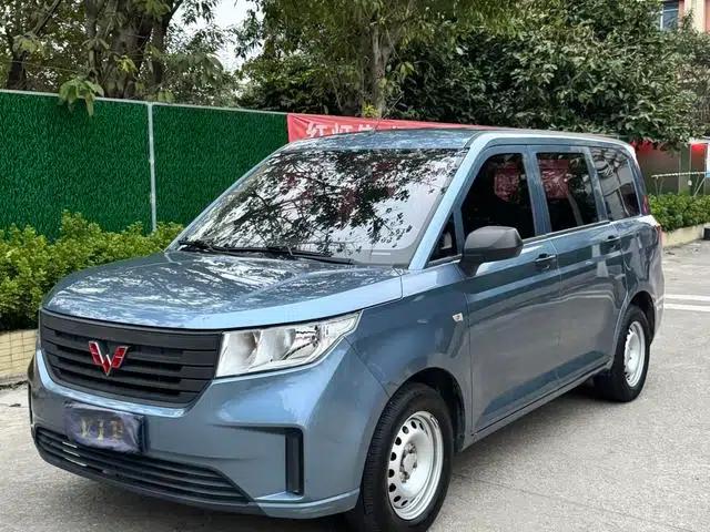 Wuling Hongguang PLUS 2020 1.5L Manual Standard 7-Seater