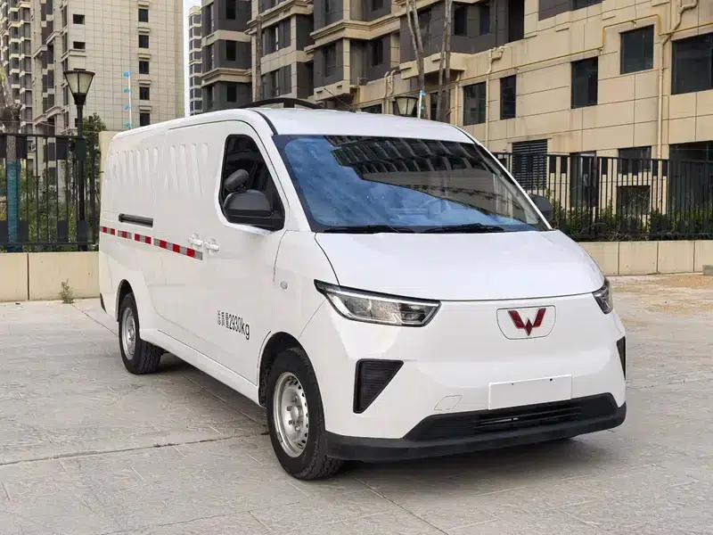 Wuling Yangguang 2024 Model 300km Practical Closed-Window Version 60kW — миниатюра 3