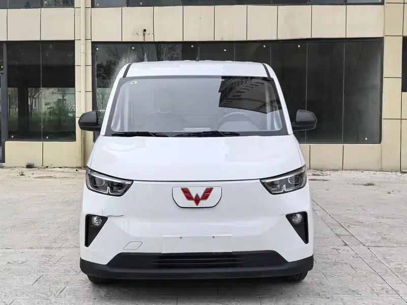 Wuling Yangguang 2024 Model 300km Comfort Edition with Closed Windows 60kW — миниатюра 2