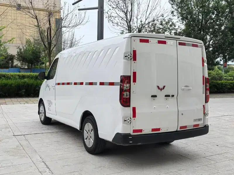 Wuling Yangguang 2024 Model 300km Comfort Edition with Closed Windows 60kW — миниатюра 4