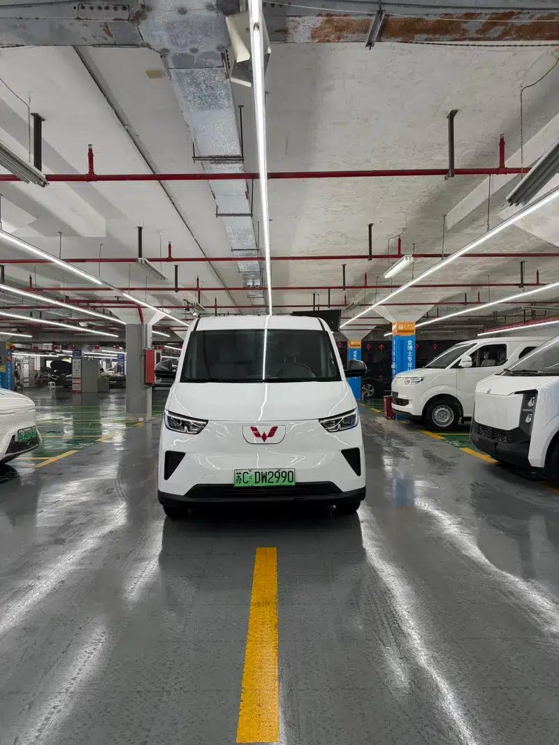 Wuling Yangguang 2024 Model 300km Comfort Bus Version 60kW — миниатюра 2