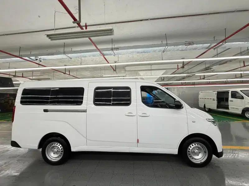Wuling Yangguang 2024 Model 300km Comfort Bus Version 60kW — миниатюра 7