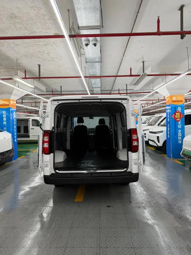 Wuling Yangguang 2024 Model 300km Comfort Bus Version 60kW — миниатюра 8
