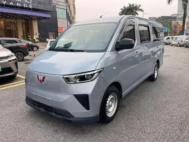 Wuling Yangguang 2024 Model 300km Comfort Bus Version 60kW