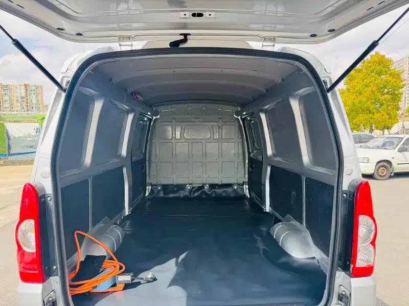 Wuling Rongguang EV 2020 Basic 2-Seater with Closed Windows 300km Range — миниатюра 9