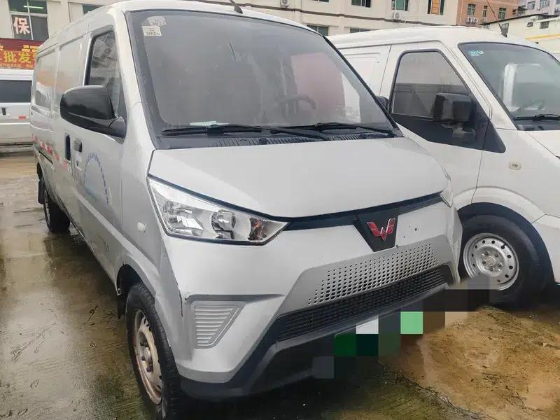 Wuling EV50 2020 Pure Electric 5-Seater Version with Penghui Non-Heated Battery — миниатюра 2
