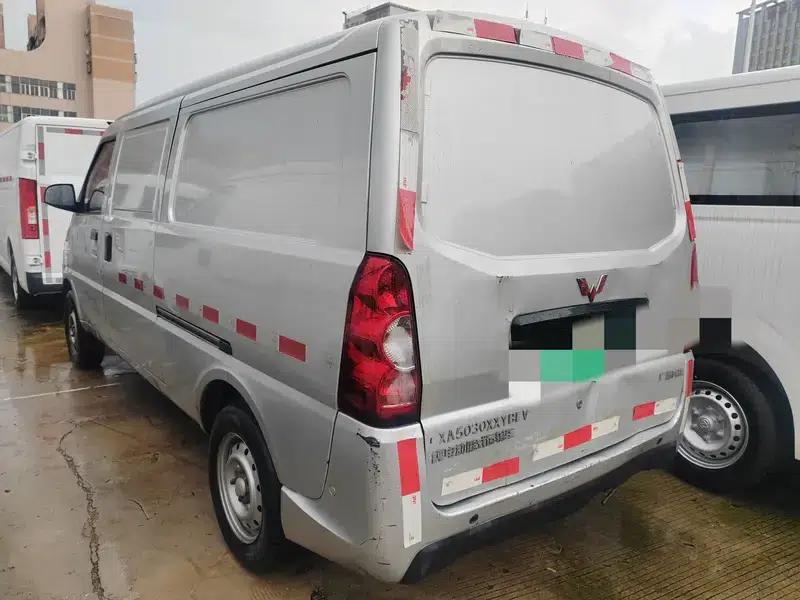 Wuling EV50 2020 Pure Electric 5-Seater Version with Penghui Non-Heated Battery — миниатюра 3