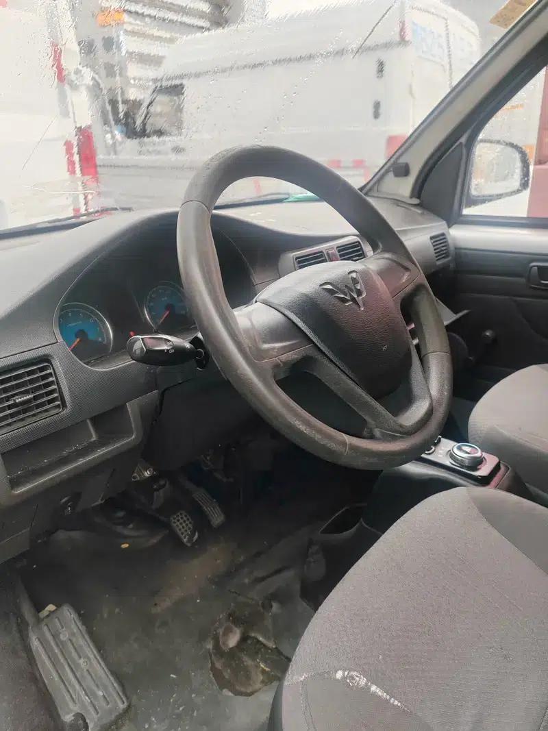 Wuling EV50 2020 Pure Electric 5-Seater Version with Penghui Non-Heated Battery — миниатюра 6