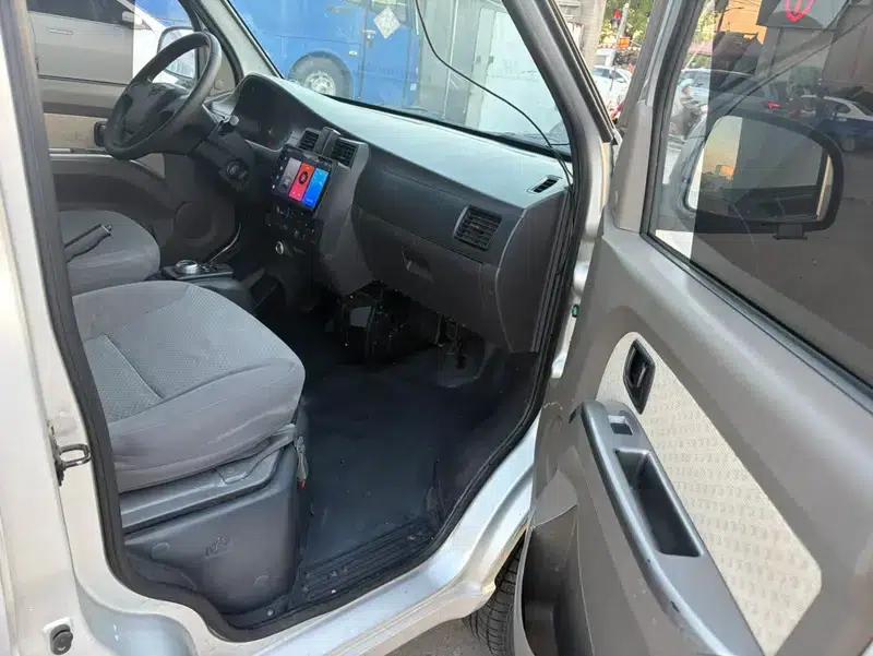 Wuling EV50 2020 model van with Ningde heated battery — миниатюра 7