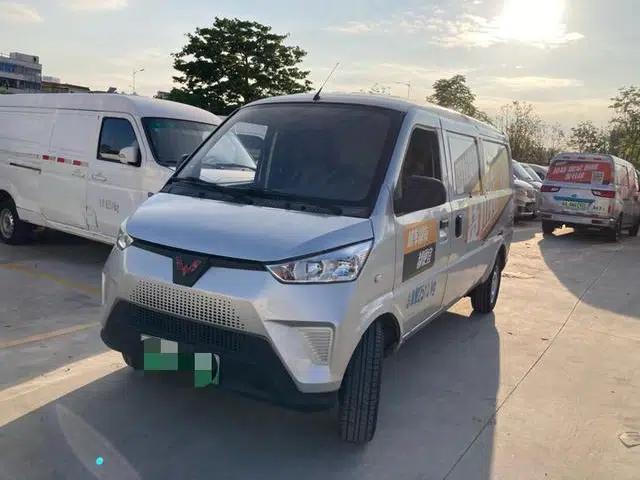 Wuling EV50 2022 Premium Edition Guoxuan 40.55kWh