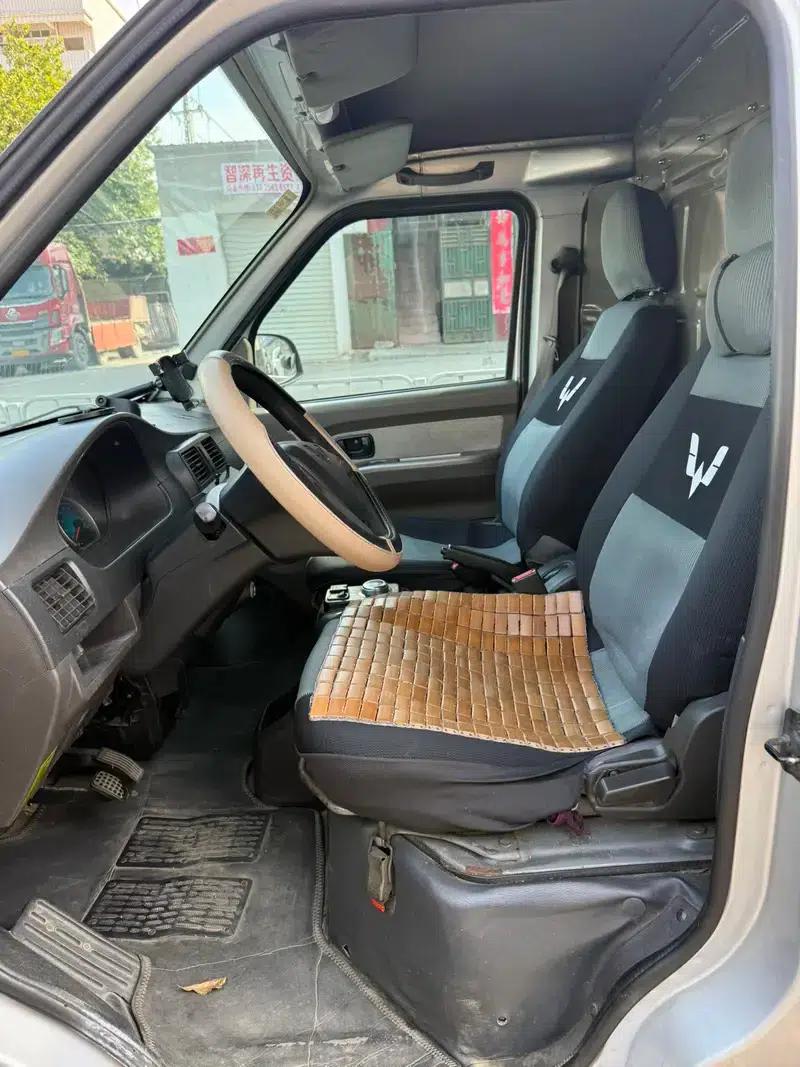 Wuling EV50 2020 model van with Penghui non-heated battery — миниатюра 9