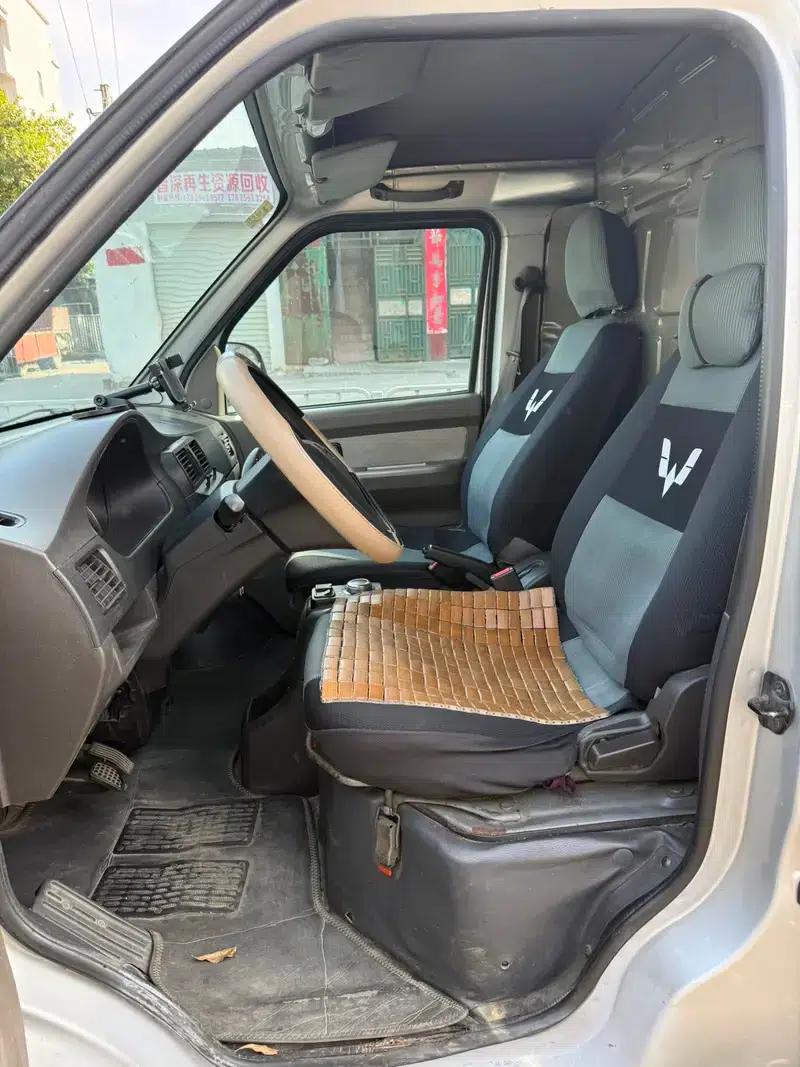 Wuling EV50 2020 model van with Penghui non-heated battery — миниатюра 10