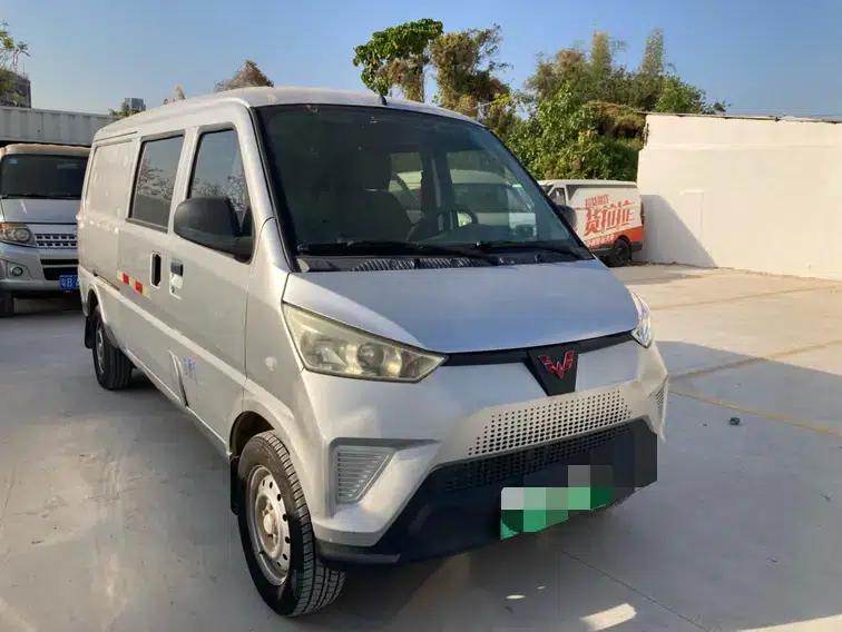 Wuling EV50 2021 5-seater version, Penghui 43.2kWh — миниатюра 3