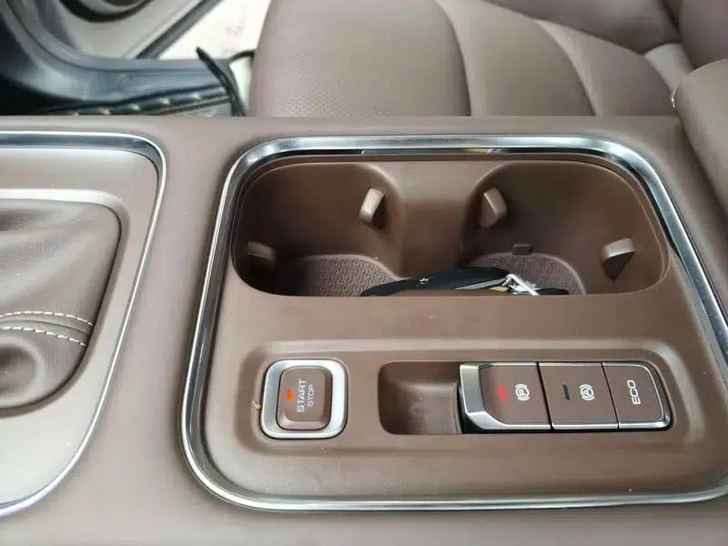 Starlight 560 2026 Model 1.5T CVT Elite — миниатюра 9