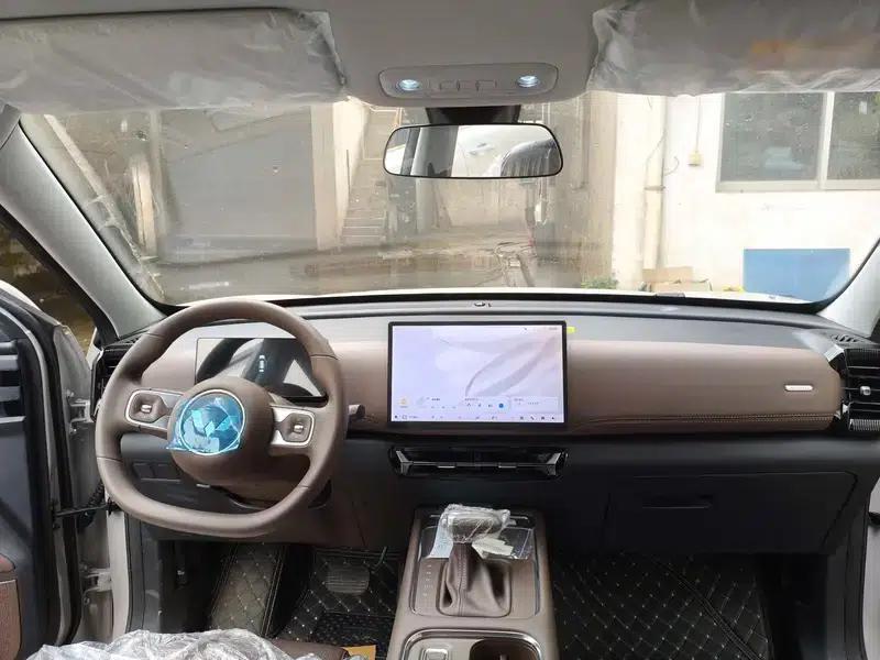 Starlight 560 2026 Model 1.5T CVT Elite — миниатюра 10
