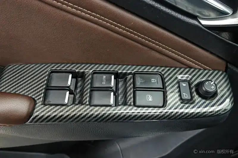 D-MAX 2021 1.9T Automatic 4WD Diesel Global Edition RZ4E — миниатюра 22