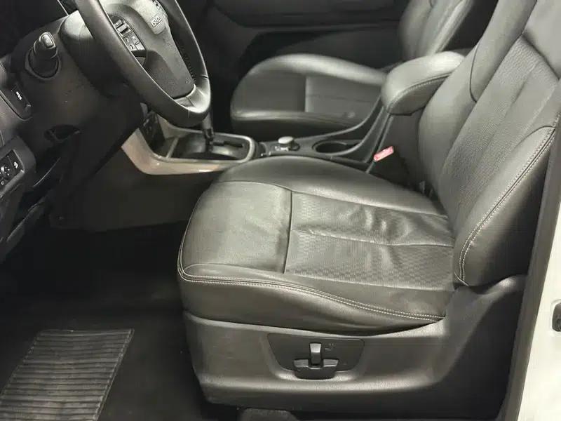 D-MAX 2018 3.0T 4WD Automatic Super Luxury Model 4JJ1-TC HI — миниатюра 14