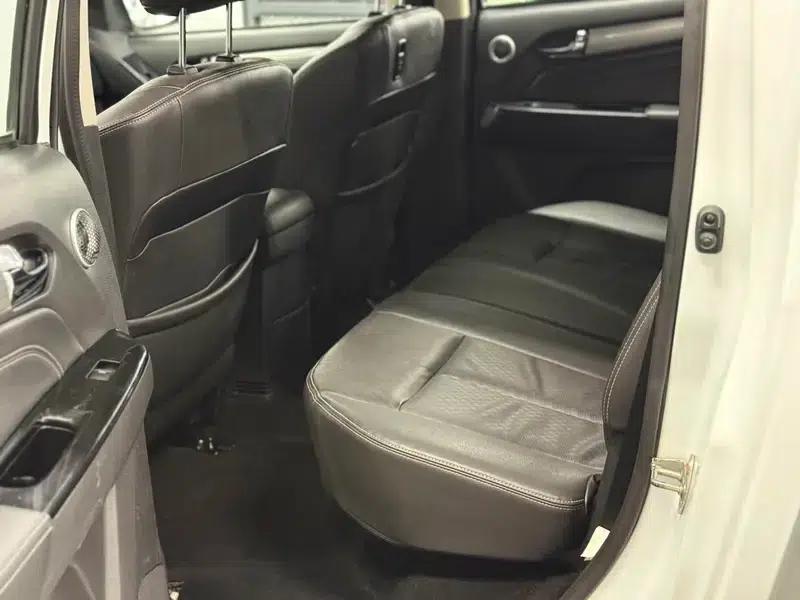 D-MAX 2018 3.0T 4WD Automatic Super Luxury Model 4JJ1-TC HI — миниатюра 15