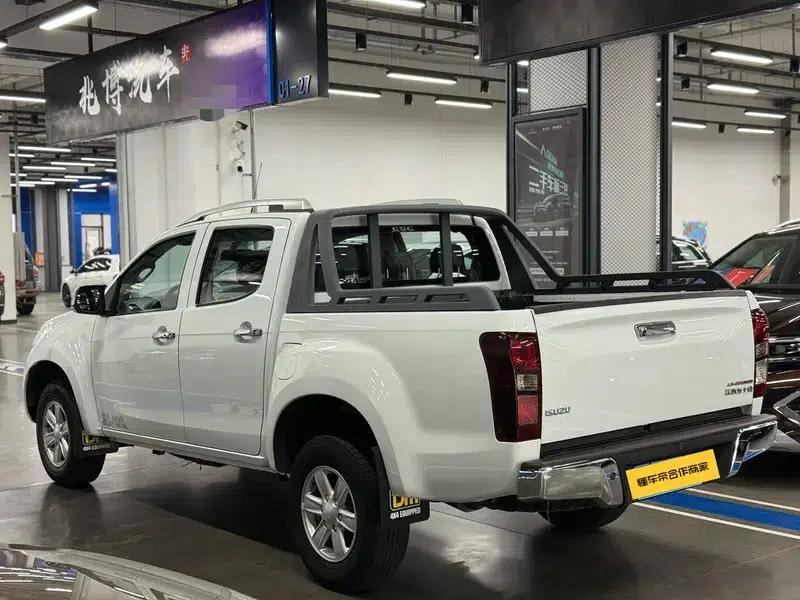 D-MAX 2018 3.0T 4WD Automatic Super Luxury Model 4JJ1-TC HI — миниатюра 4