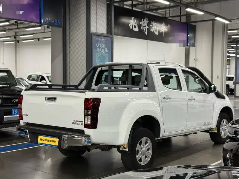 D-MAX 2018 3.0T 4WD Automatic Super Luxury Model 4JJ1-TC HI — миниатюра 6